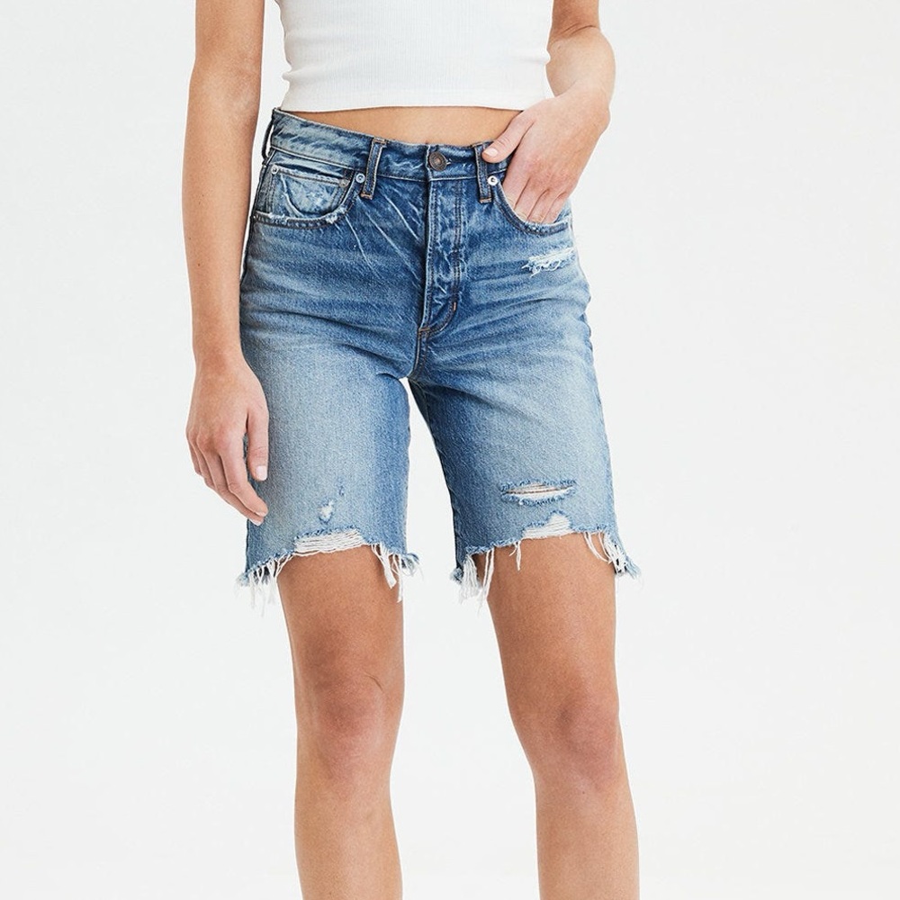 American Eagle 90s Boyfriend Shorts Distressed Size 12